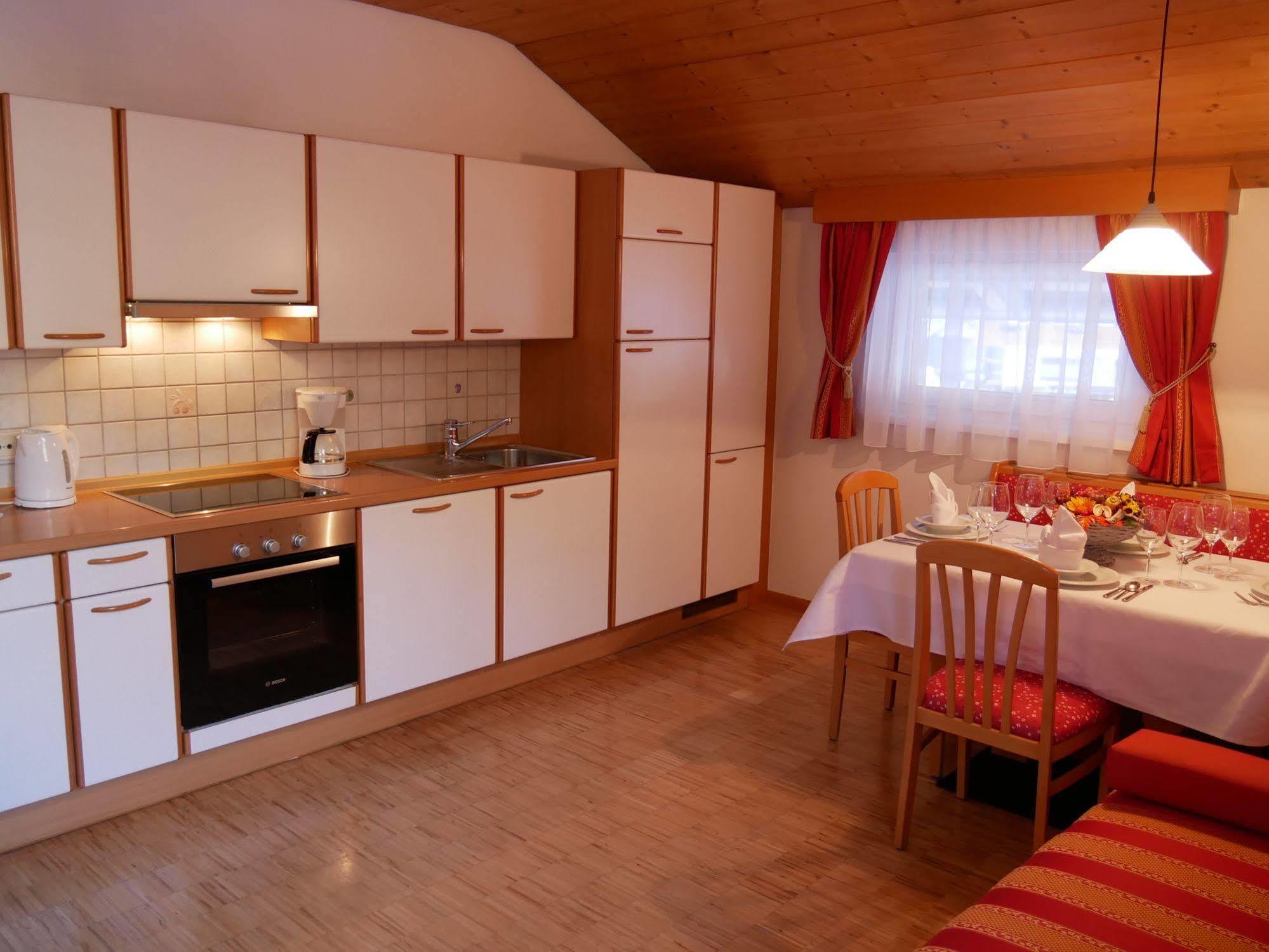 Appartmenthotel Residence Elvis Ortisei Exterior photo